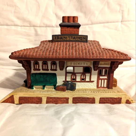 Train Station Tealight Holder By PartyLite - Picture 3 of 10